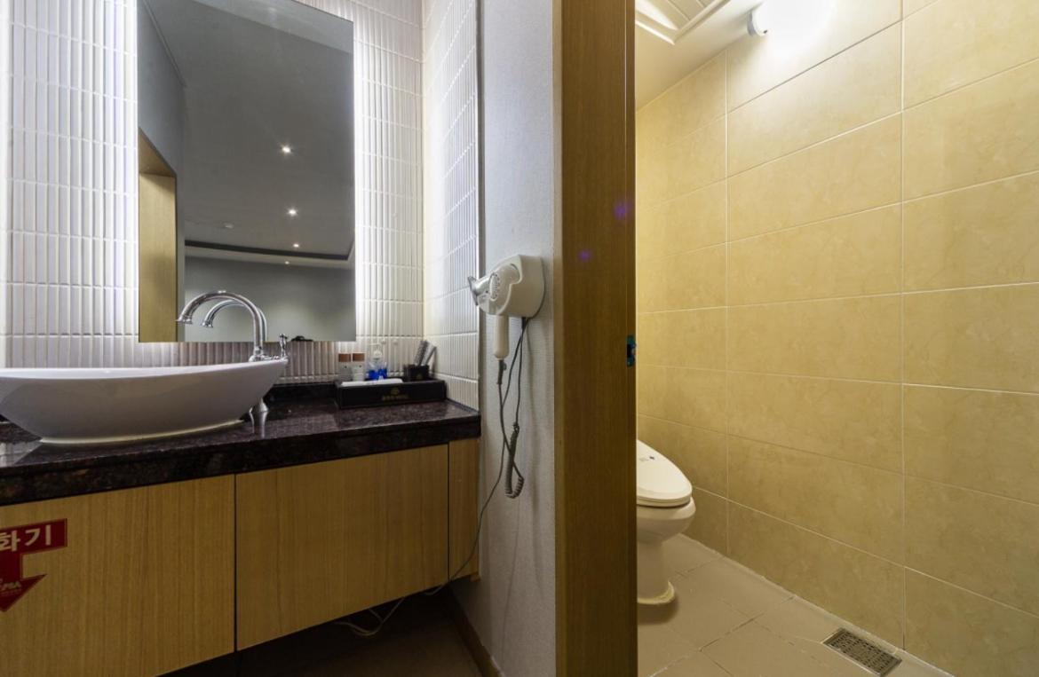 Gallery Hotel Gwangju Metropolitan City Extérieur photo